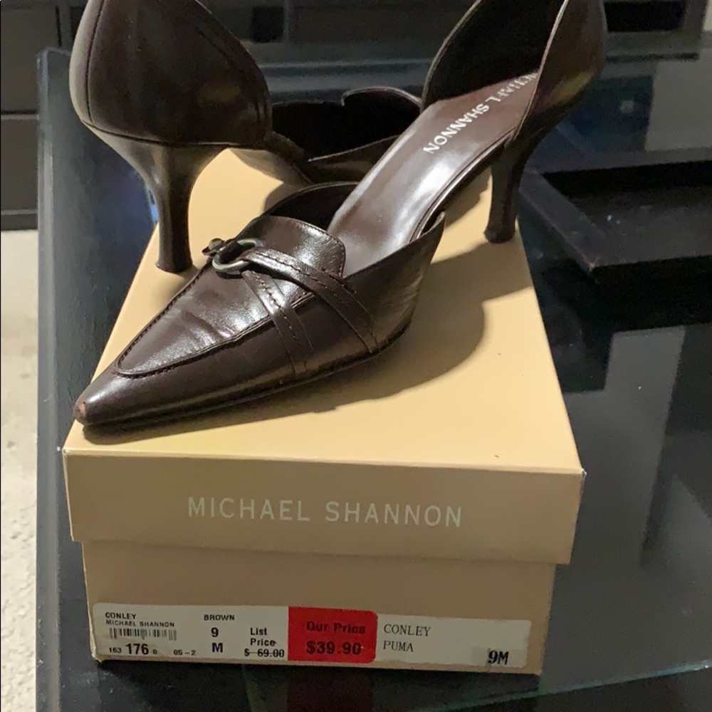 Brown dress shoes